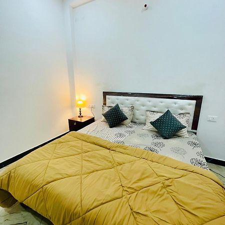 Amrita Residency Villa Varanasi Eksteriør bilde