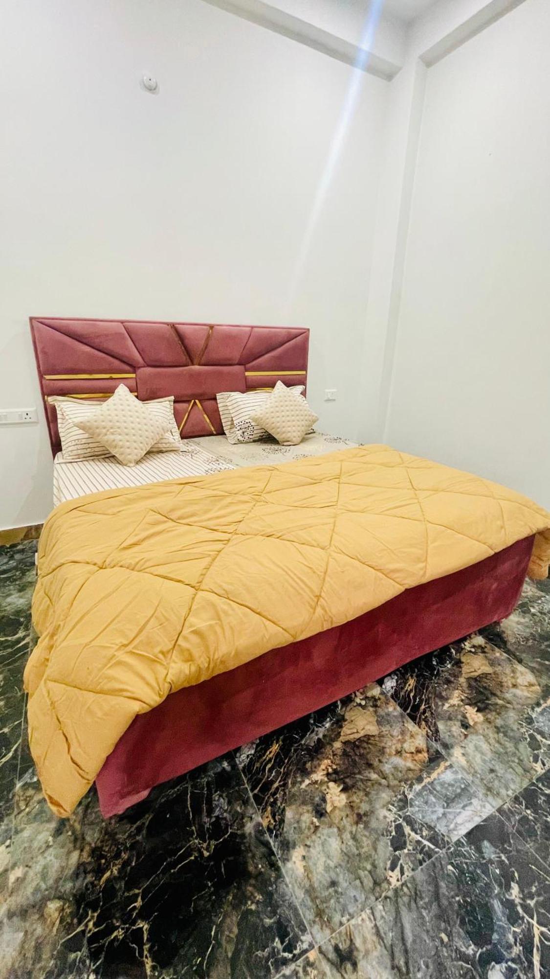 Amrita Residency Villa Varanasi Eksteriør bilde
