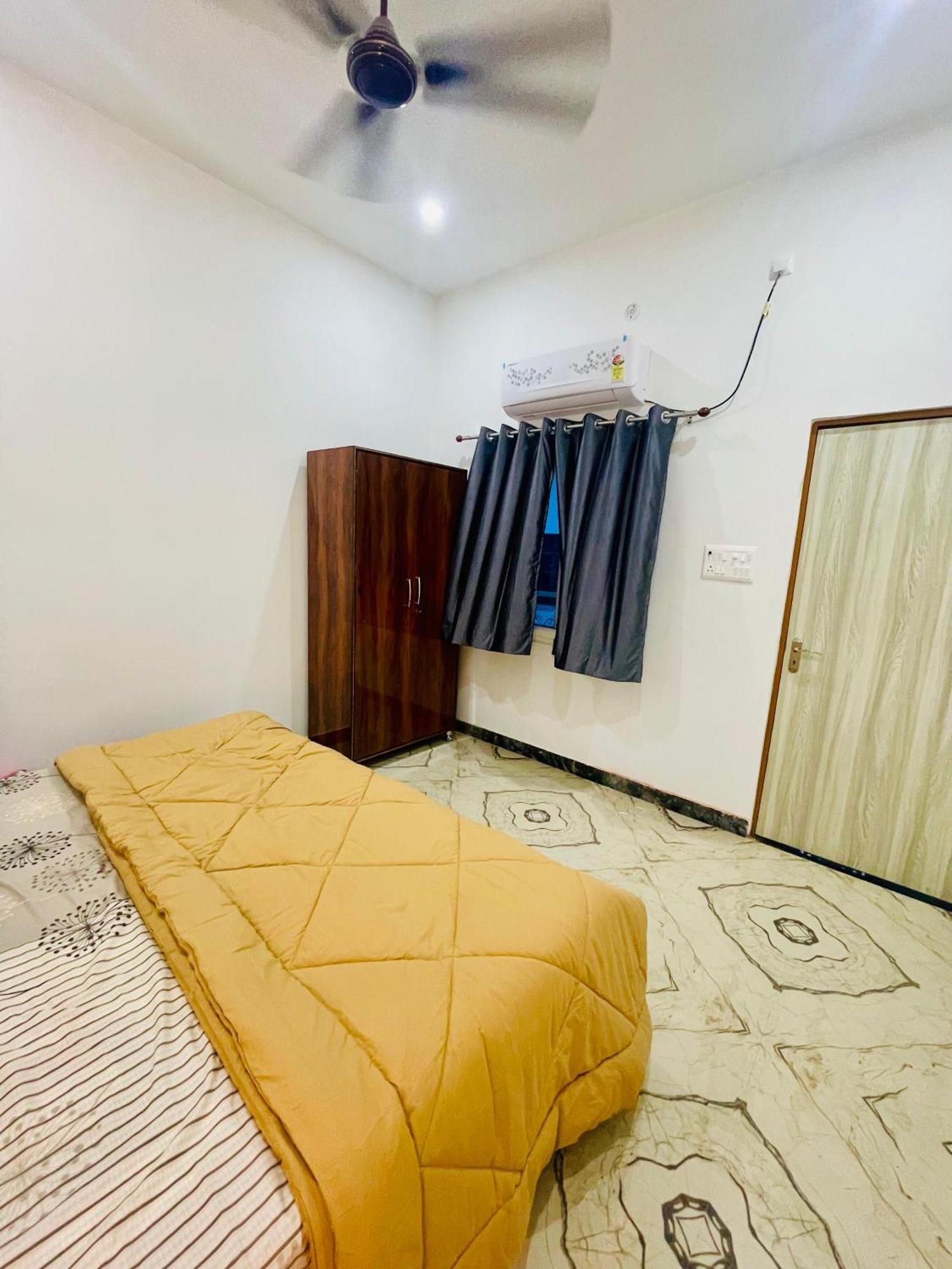Amrita Residency Villa Varanasi Eksteriør bilde