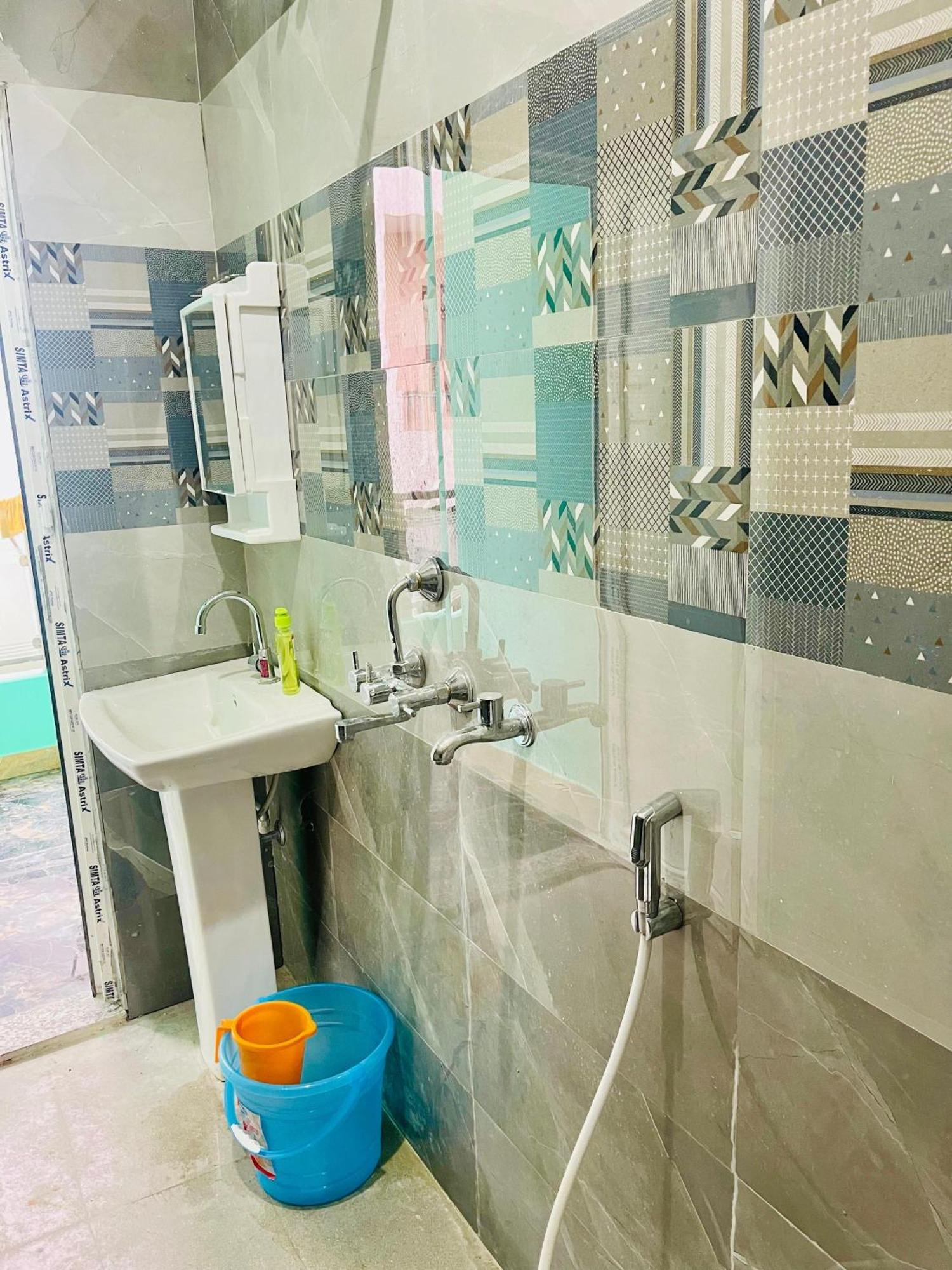 Amrita Residency Villa Varanasi Eksteriør bilde